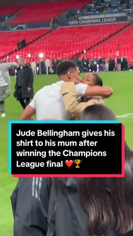 Jude Bellingham gives his shirt to his mum after winning the Champions League final ❤️🏆 #ucl #uclfinal #championsleague #judebellingham #jude #heyjude #bellingham #realmadrid #halamadrid #soccertiktok #footballtiktok 