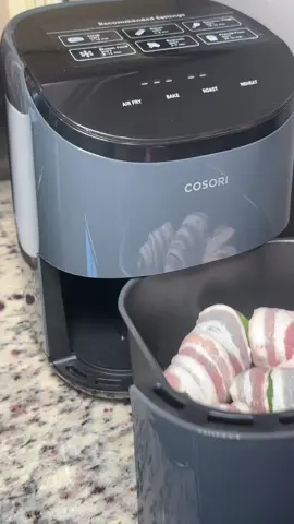 #ad make bacon jalapeño popper🥓🌶️ in my new COSORI MINI AIR FRYER✨ find yours at @COSORI Kitchen run they have a 38% discount👏🏼   #tiktokshop #cosorikitchen #airfryer #cosoriairfryer #jalapenopopper 