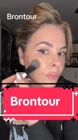 Brontour - is the name od a bronzy contour. I find this the most everyday wearable vibe #brontour #contour #contouring #easymakeup #makeup #makeuptutorial #makeupover40 #fy 