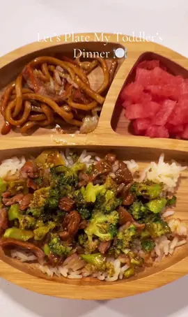 Cook? ❌  Get chinese food? ✅ What’s on the menu? •Beef and broccoli over white rice •lo mein  •Watermelon  #momtok #MomsofTikTok #toddlermom #whatmytoddlereats #food #Foodie #plating #toddlermeals #sahmsoftiktok #mealideas #takeout #dinner 