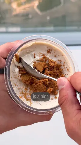 Check my bio for my best high-protein recipes 👨🏻‍🍳 Easy Gains EP 49: Pistachio Cookie Butter Ice Cream 350 Cal | 51g Protein | $2.15/serving Just blend these ingredients, freeze overnight, and mix up in your ninja creami. 2 cups fairlife milk 2 tbsp zero sugar pistachio jello powder 1 stevia or zero sugar sweetener packet 1 scoop vanilla protein powder This has the same macros as a protein shake - and it tastes as incredible as it looks. Enjoy the gains 💪🏼 #highprotein #gymfood #muscle #nutrition #lowcal #ninjacreami #icecream 