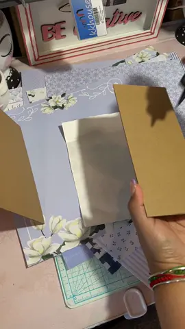 Process of how i make a scrapbook album from scratch, I eyeball everything! 😅 #scrapbooking #scrapbook #photoalbum #scrapenespañol #manualidades #manualidadestiktok #hobby #papercraft #papeleria #albumdefotos #hechoamano #handmadegifts #handmade #hechoconamor 