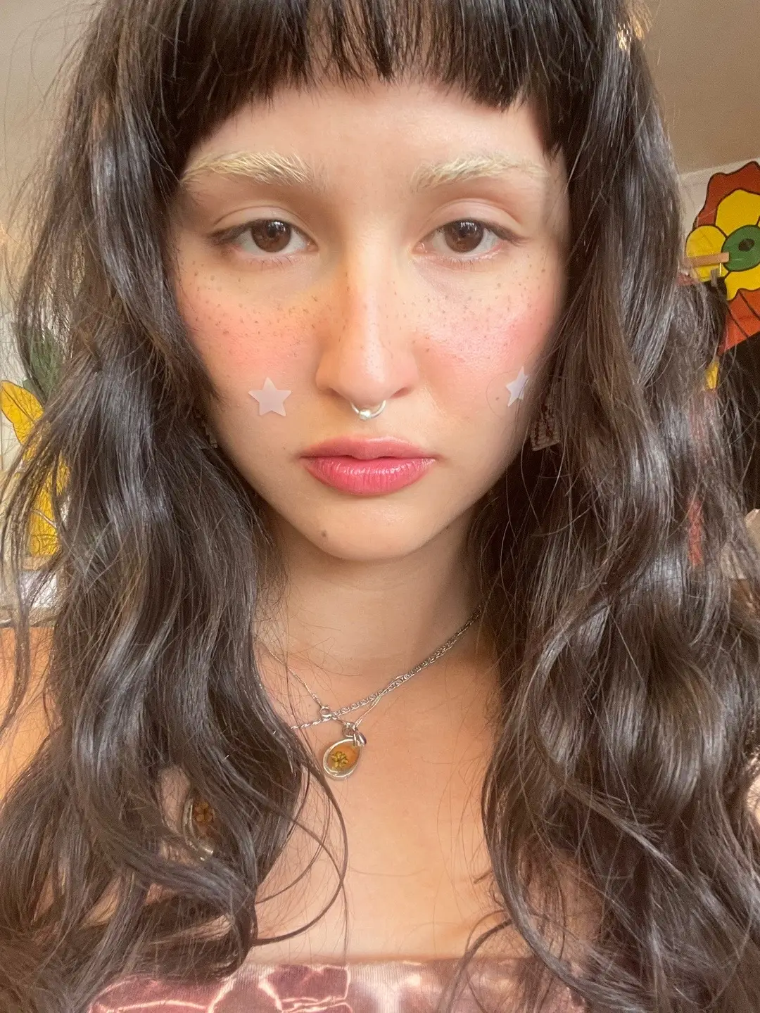 thinking about the time i was in high school 10 years ago and would post saying “im so pretty” and ppl would get genuinely mad and cyberbully me like omg can a girl slay🧡