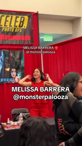 Replying to @Steven Goes Somewhere Melissa Barrera is an angel☁️  #melissabarrera #monsterpalooza #horrorconventions 