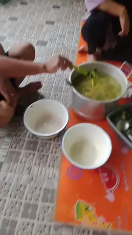 mari makan yuk kapurung kalimantan yami yami😋😋😋