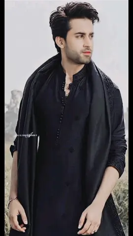 Pakistani actors in black dress 🖤🖤#foryoupage❤️❤️ #pakistaniactor #bailalabbas #danishtaimoor 