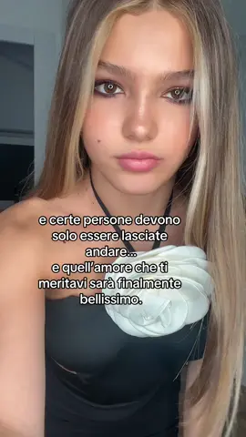 lascia andare via le persone che ti fanno solo star male, quelle che ti colpevolizzano e che ti fanno sentire completamente sbagliat* Chi ti vuol bene non ti fa piangere.