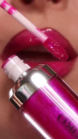 Juicy Raspberry 💋 @KIKO Milano  3D Hydra Gloss - 23  @BPerfect Cosmetics - Lip liner - Peck  . . . . . . #kikomilano #bperfectcosmetics #beperfect #kikomilanolipgloss #3dhydralipgloss #lipswatches #lipswatchvideo #lippies #lipgloss #makeupvideo #makeuptok 