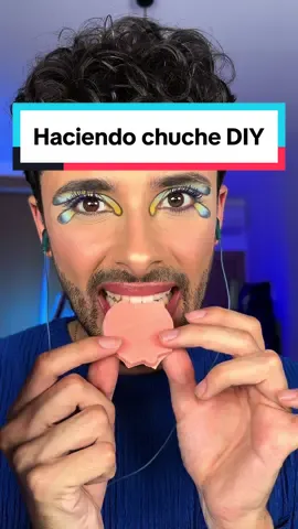 Mi primera vez haciendo una chuche china DIY en casa y ✨SALE MAL✨. Like porque SIEMPRE compro las chuches CADUCADAS. #asmrfood #asmreating #eatingshow #eatingsounds #diycandykit #diychuches #asmrcandy #candyeating #chinesefood #asmrfail 