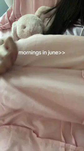 ITS SUMMMER! #fyp #skincareroutine #summervibes #skincare #grwm #morningroutine #digitaldiary #Lifestyle #viral #aesthetic #relatable #preppyaesthetic #preppy #girlythings #foryoupage #asmr #asmrsounds #OOTD 