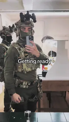 ▪️Getting ready to a job▪️ #tacticalgear #CapCut #foryoupageofficiall #tiktok #viral #foryou #portugal🇵🇹 #brazil #nightvision 