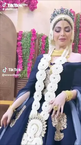 انا اسمي احمد ابيع الفل في مناطق جيزان اوصل  لجميع أنحاء المملكة 