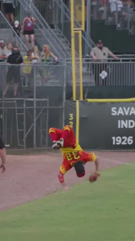 It took just 3️⃣ games for @Logan Lacey to land a backflip catch 🤯 #bananaball #firefighters #savannahbananas #backflip #baseballtiktoks #dudeperfect #infield 