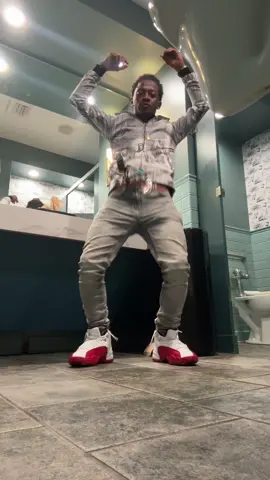 i be trippin out everywhere i go fr😂😭 #neworleans #fyp #tripout #blowthisup #goviral #bouncemusic #dance 