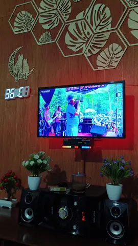 Megat tresno - om Rudi jan jane salahe sopo lurrr, kok iso jan jane iku?  #megattresno #nevadamusic #dangdutkoplo #laguviral #liriklagu #penyanyiviral #gumilangentertainment #storywhatsapp #lewatberanda #bahanswmu #storytime #infoorkespati #infoorkesjepara #infoorkeskudus #ojingjepara  #fyp #fypシ゚viral #fypシ゚ #foryoupage #foryou #ramaikanyuk 