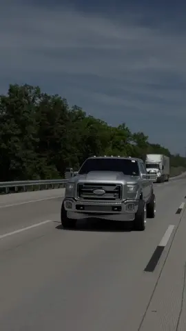 Nice valence, BRO‼️ #fyp #xybca #nonvgt #300hp #ford #foryou #powerstroke #rollcoal #trucktok #24x12 #f250 #diesel 