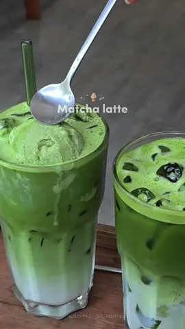 Matcha latte có cục kem 🍦 Uống ổn trong phân khúc tầm trung, 1 ly siu to khủng lồ lại đang có khuyen' mai~ #matchalover #matchalatte #matchalattefloat #phomaianramen #cafetiktok 