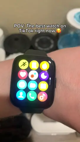 The best watch on TikTok right now 🔥 #foryoupage #watch #smartwatch #tiktokshop #sale 
