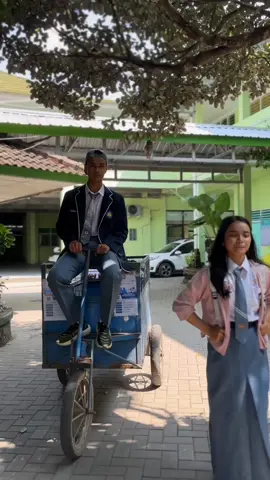 *📌PPDB SMAN 1 BAMBANGLIPURO 2024📌* Halo adik-adik kelas IX SMP/MTs Sekabupaten Bantul🙌 SMAN 1 BAMBANGLIPURO (BAMSAYOTA) sudah akan mulai membuka pendaftaran lohh🤩🔥 jadwal pendaftaran di mulai dari:  - 13-21 Juni 2024  -> Ajuan Akun dan Aktivasi Token - 24-25 Juni 2024 ->Pendaftaran dan Seleksi PPDB Jalur Radius, Afirmasi dan Perpindahan Orangtua - 26-27 Juni 2024 -> Pendaftaran dan Seleksi PPDB Jalur Zonasi Reguler dan Prestasi - 28 Juni 2024 -> Pengumuman - 1-3 Juli 2024 -> Daftar Ulang Tunggu apalagi daftarkan dirimu sekarang ke BAMSAYOTA!!❤‍🔥                           _-Always be Better-_ *NB:* - Jika butuh bantuan dalam pendaftaran atau mencari info lebih lanjut bisa langsung datang ke SMAN 1 Bambanglipuro - Narahubung: 1. 081230792374 ( Pak Fuad) 2. 083844340069 ( Pak Yuli) Cek terus ig ⤵️ @smansabambanglipuro @osis_bamsayota #sman1bambanglipuro  #osis_bamsayota 