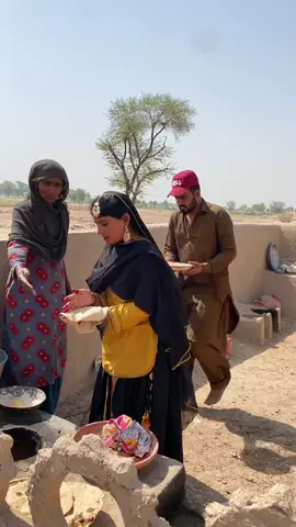 امی نے روٹی میں سکے ڈالے اور پیسے ڈبل🙈😂جس نے اپنے پیسے ڈبل کروانے جلدی جلدی کمنٹس کریں 🥵 #foryou #foryoupage #creamwala_yt_channel #viralvideo #tiktokindia #viral #tranding #viraltiktok 
