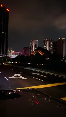 Amazing city Kuala Lumpur night view🫶🥰❤️#tiktokmalaysia #tiktokteamviralmyvideo #foryoupage❤️❤️ #foryou 