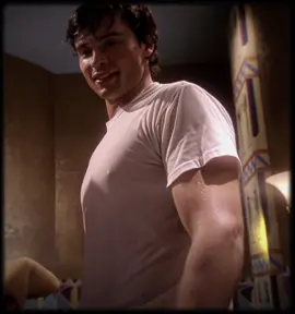 these are those arms I need to sleep quietly 🥹 || ac/cc: mine scp: @quit  #tomwelling #clarkkent #smallville 