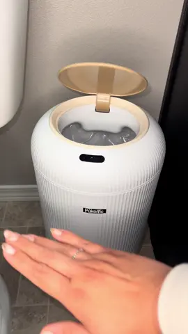 #suslas #trashcan #basura #homedecorideas #bathroomessentials #baño #tiktoksummersale #tiktokshopsummersale #motionsensortrashcan #motionsensor #moderno #decoraciondebaño #paratii #fypシ゚viral 