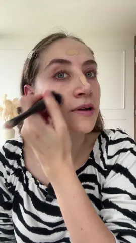 Maquillaje flashhhh ⚡️ wow me sorprendí con lo rapido que ne arregle hoy!! La di toda jaja  #mauillajesencillo #maquillajerapido #maquillajefacil #tipsdemaquillaje #makeuptutorial #fypagetiktok #fypageeeee 