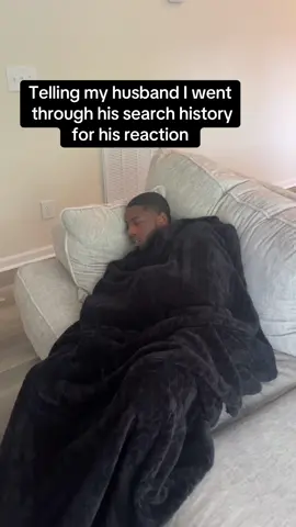 O yea he got some explaining to do 😡 @callmeCollins.h.d.c  #marriedlife #marriagehumor #couplescomedy #searchhistory #husbandwife #marriage #reaction 
