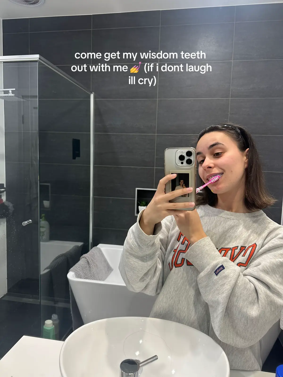 making tik toks instead of crying🥲🥲🥲 #wisdomteeth #wisdomteethremoval #hospital #wisdomteethrecovery #hospitalvlog 