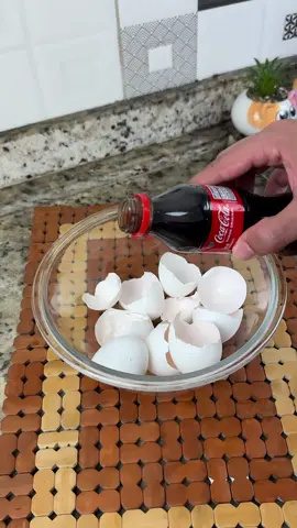 Mix Coca-Cola with eggshells and you'll be amazed at the result!!! #f #foryou #foryoupage #fy