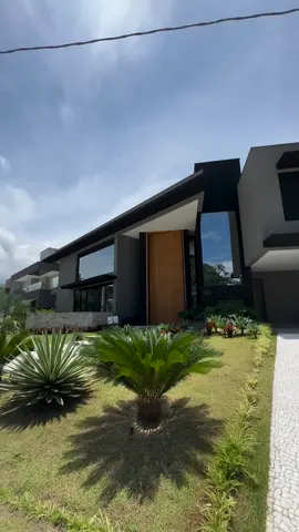 A look inside this stunning modern house✨🏡   by @rodrigonariviera  #Home #house #mansion #luxurylife #fyp #foryou #dreamlife #dreamhouse #luxury #modernhouse #newhome #hometour #housetour #realstate #luxuryrealstate 