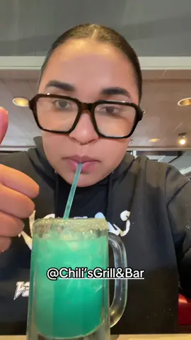 Fuimos a @Chili’s Grill & Bar para ahogar las penas jeje #chilisorder #thebestburger #thebigsmasher