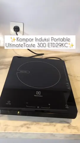 Memasak di mana pun dan kapan pun dengan Kompor Induksi Portable Electrolux UltimateTaste 300 (ETD29KC)! Cukup colokkan ke sumber listrik dan tanpa membutuhkan instalasi khusus, kompor induksi portable ini sudah siap untuk digunakan. Kompor ini juga dapat di bawa ke mana saja, sehingga Anda dapat memasak di mana pun dan kapan pun! #Electrolux #Kompor #Induksi #KomporInduksi #KomporInduksiPortable #Portable