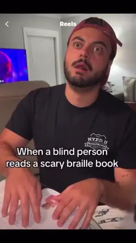 The fright of his life. Poor guy.  #comedia #funny #hilarious #comedy #foryou #foryoupage #fyp #fypシ゚viral #viral #smile 