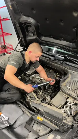 A short video of my work yesterday. Full service of GLS 580:  - change engine oil and filters - change sparking plugs - replacement of front and rear discs and brake pads Since I'm not the tallest person, I use this method to reach and change the sparking plugs. I find it safe for me and the vehicle. Write in the comments below how you change the sparking plugs on the GLS 580?! #gls #gls580 #mercedes #benz #mechanic #lovemyjob #work #workshop #viral #mechanicsoftiktok #fyp 