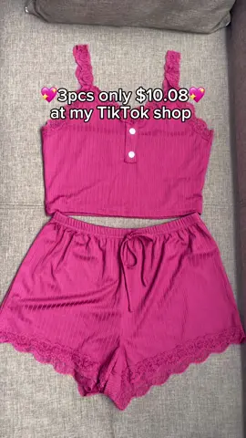Cute!!!!🥰#fyp#fypシ゚viral #foryou #pajamas #pajamaset #comfy#musthaves #OOTD#cute#foryoupage #TikTokShop #fashion 