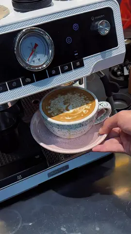 Coffee carving #makingcoffee #lattetutorial #lattechallenge 