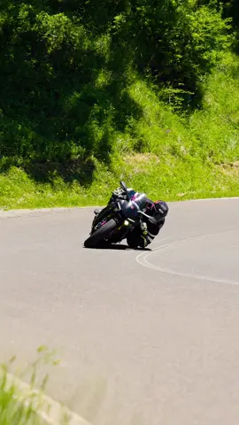 Modalità race ⚡️ #yamaha #yamahar1 #r1 #moto #motorcycle #motorbike #bestseller #biker #perte #viral #motorcyclemafia 
