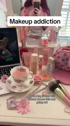Brings me so much happiness🥰💕 #makeupcollection #makeupaddict #makeupobsessed #introvert 