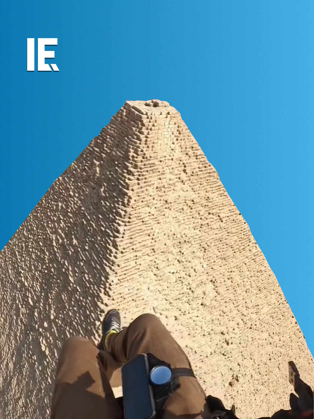 📸 Credit: @yanisterzis  There appears to be writing on the top of the pyramids of Giza. What it says, and to whom it's addressed, remains a mystery. But that doesn't stop some intrepid microlighters trying to read it. #MysteryOfThePyramids#GizaSecrets#PyramidExploration