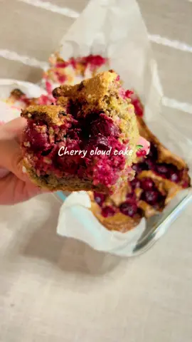 CHERRY CLOUD CAKE🍒🤌 SUGARY FREE | HIGH FIBRE  INGREDIENTS: 70G OATS 1TSP CINNAMON  1TSP BAKING POWDER  4 EGGS 200G CHERRIES  50G SWEETNER  This came out so fluffy and not too sweet 🤌 #health #healthyrecipes #cherry #sugarfree #dietitian 