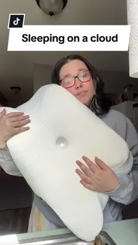 ☁️☁️☁️☁️ the best pillow ive ever owned #pillows #sleepingbeauty #bestpillow #memoryfoampillow #memoryfoam #insomnia #bestsleepever #tiktokshopfinds #tiktokshopmademebuyit #tiktokshop #goodsleep 