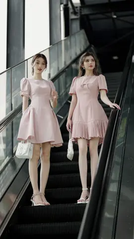 Daily Outfits | Gợi ý một số chiếc đầm màu hồng xinh đẹp cho nàng thích phong cách nhẹ nhàng, thanh lịch mà lại vô cùng cuốn hút đây ạ.. #moingaymotoutfit #goclamdep #thoitrangnu #phoidoxinh #setdoxinh #vayxinh #damxinh #OOTD #twentyfivevn
