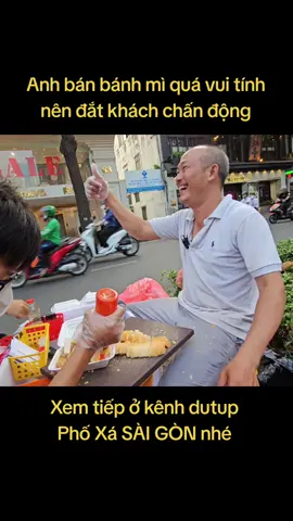 Anh trai siêu vui tính bán bánh mì cắt đắt khách nhất Q1 #amthucduongpho #saigon #phoxasaigon #saigonlife #banhmicat 