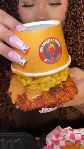 that CRUNCH😩🍗😮‍💨 #hangryjoes #hangryjoeshotchicken #chicken #mukbang #asmr #Foodie #eatwithme #crunchy #hangryjoesmukbang #food #asmrfood 