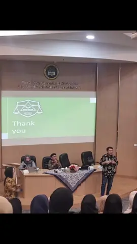 belajar bareng mahasiswa fakultas hukum dan syariah UIN Ciputat 
