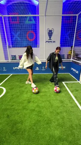 Skills with @Mercedes Roa 🔥❤️❤️ ⚽️ #Fyp @PlayStation #PlayStationHouse 