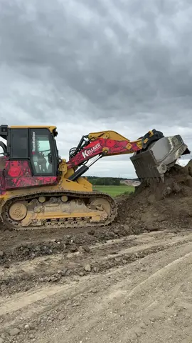 Kellner Cat 963 track loader on an autobahn widening project in Germany  #cat963 #construction #heavyequipment #trackloader 