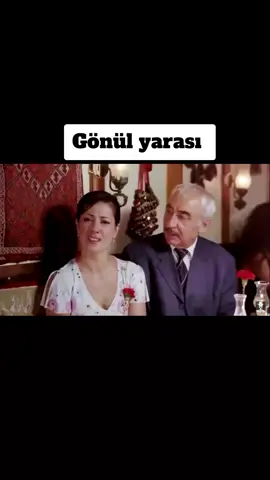 “Kürtçe biliyor musun - Hayır O zaman niye ağlıyorsun - Abi bu türküye ağlamak için Kürtçe bilmek mi gerek..” 🎞Gönül Yarası / Yavuz Turgul #şenerşen #senersen #replik #fypage #fy #fypシ゚ #keşfett #keşfetbeniöneçıkar #turkfilmireplikleri #turkey #meltemcumbul 